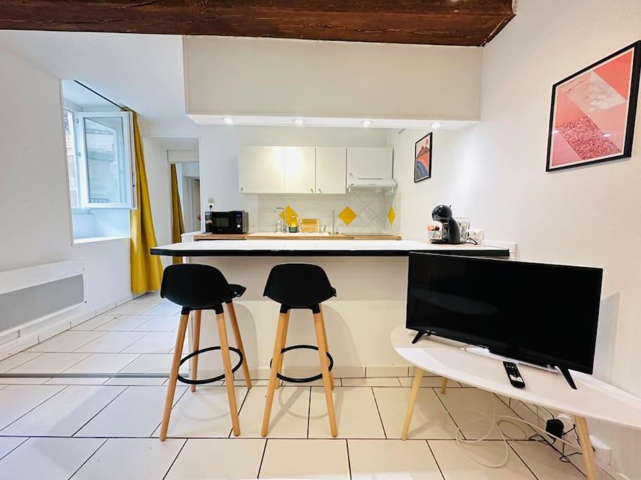 Appartement Confidentiel Laon Exterior foto